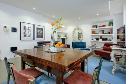 Amazing apartment by the Pantheon