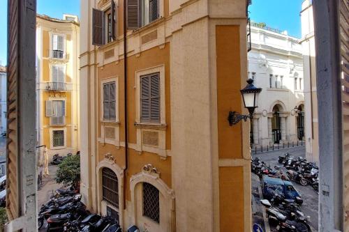 Amazing apartment by the Pantheon