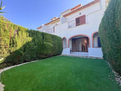 La casita de Toni en las Rotas Denia con jardín y piscina