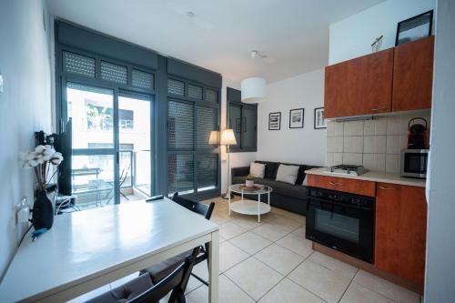 City Center 1 Bedroom Apartment & Parking By Vacay