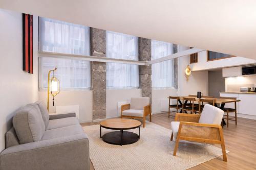 Chic & unique duplex Saône River view Sleeps 6 Shanghai-style