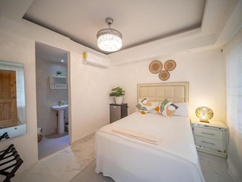 Room in Sosua center with Outdoor Jacuzzi