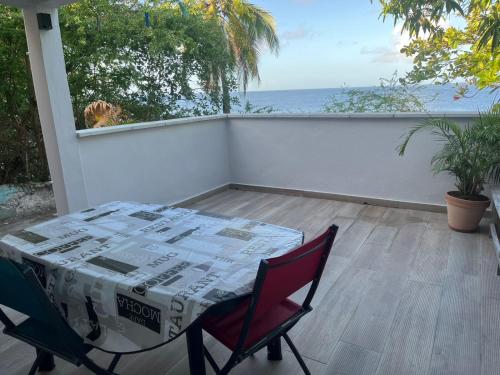 Foto Schoelcher Beau T2 tout confort vue sur mer Wifi gratuit 5