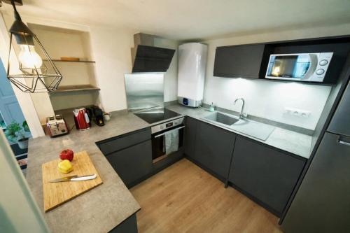 Canut apartment Lyonnais charm in Croix-Rousse