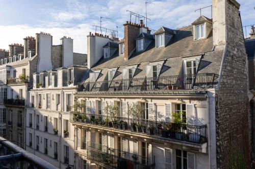 Les Jardins Du Luxembourg — Street view
