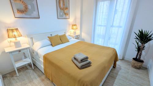 Elegant Sea View Apartment Near Beach & Train