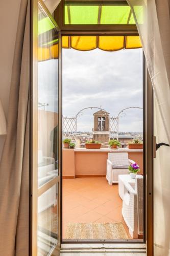 Delightful attic with terrace-Caffarella