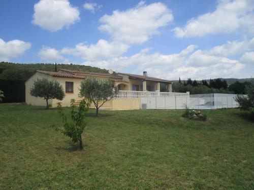 Villa 3 chambres au calme avec piscine privee