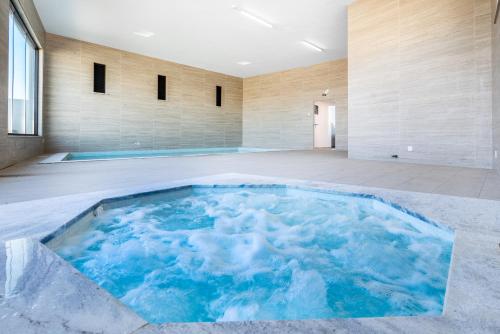 Luxury 3-Bedroom Apartment near Dona Ana Beach