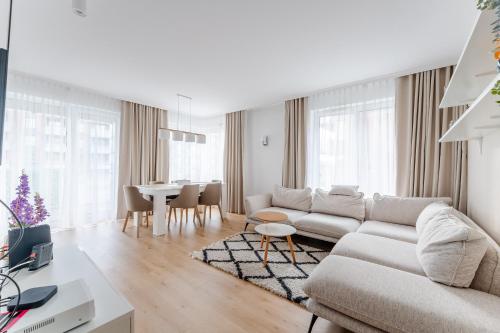Kołobrzeg Mazowiecka Park Apartment by BookingHost
