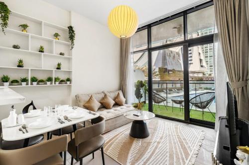 Modern 1BR Apartment in DAMAC Merano Business Bay