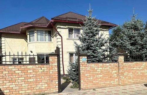Dungan Yard Guest House