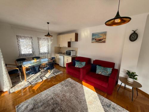 Кухня або міні-кухня у The View Apartment