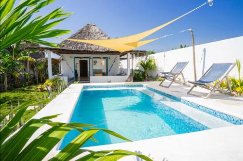 El Paredon Beach, Casa Yemanja