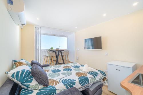 MI 18- GREAT SEEVIEWS , FIRST line seefront , NEW APPARTMENT