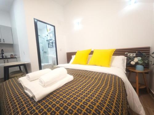 102 Modern Studio in Villaverde Alto AC WIFI 15 MIN Center Madrid