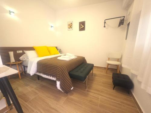 102 Modern Studio in Villaverde Alto AC WIFI 15 MIN Center Madrid