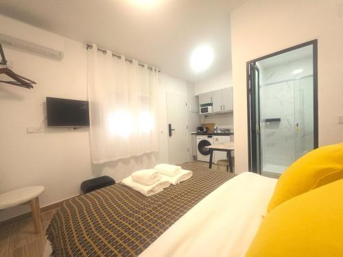 102 Modern Studio in Villaverde Alto AC WIFI 15 MIN Center Madrid