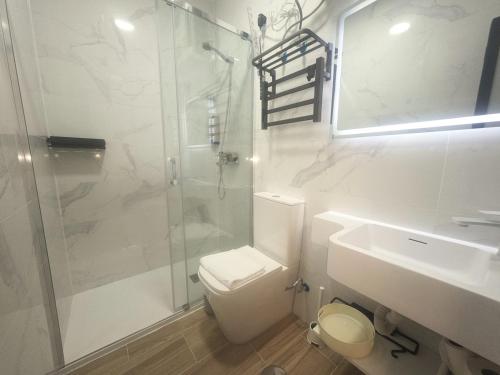 102 Modern Studio in Villaverde Alto AC WIFI 15 MIN Center Madrid
