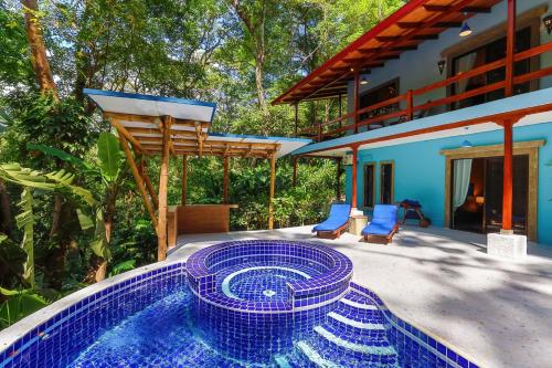 4BR Villa MotMot in w exclusive pool Wifi Ac