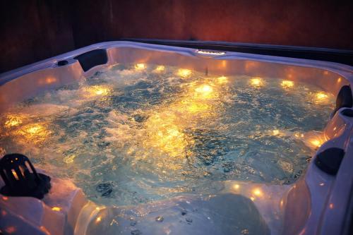 Love Room Jacuzzi Privatif à Martigues
