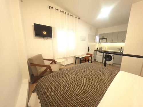104 Studio Near Metro Direct Connection to center 15 minutes