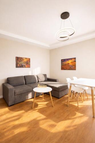 Bllok: Central Cozy Stay, 24/7 Self Check-in