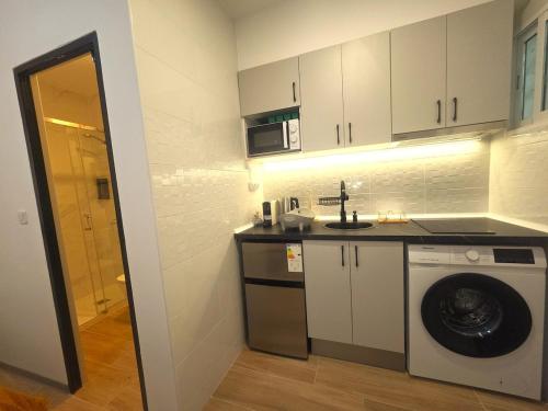 109 Comfortable Studio with Excellent Transport 15 minutes Madrid Center