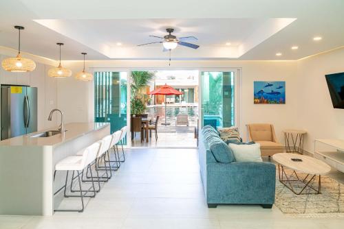 Dolphin Villa #09