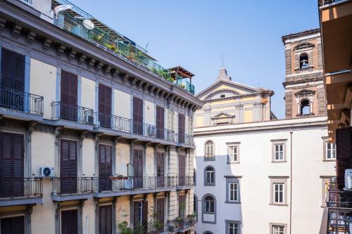 Titta & Lello by the Duomo - 3BR Apartment Naples
