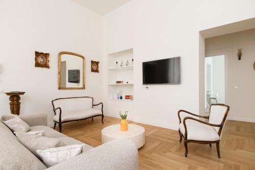 Titta & Lello by the Duomo - 3BR Apartment Naples