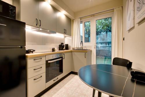 Sweet Dispotition-Modern ground flat next to metro