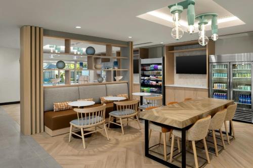 TownePlace Suites by Marriott Miramar Beach Destin photo 54