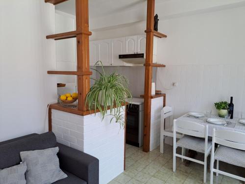 Apartments with parking space Supetar, Brac - 13180