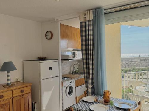 Studio à 50 m de la plage avec parking privé - FR-1-529-78