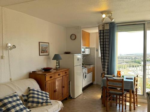 Studio à 50 m de la plage avec parking privé - FR-1-529-78