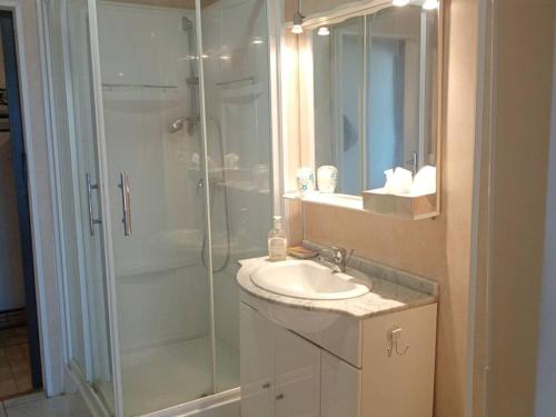 Appartement climatisé, rénové, 4 pers, proche plage et commerces