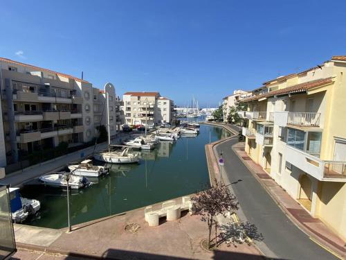 Deux-pièces 2* avec balcon et parking - Port Canet