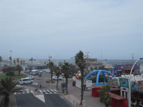 Deux-pièces climatisé face mer, proche port