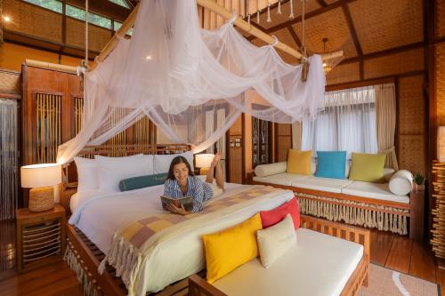 The Float House River Kwai — Photo of the whole room
