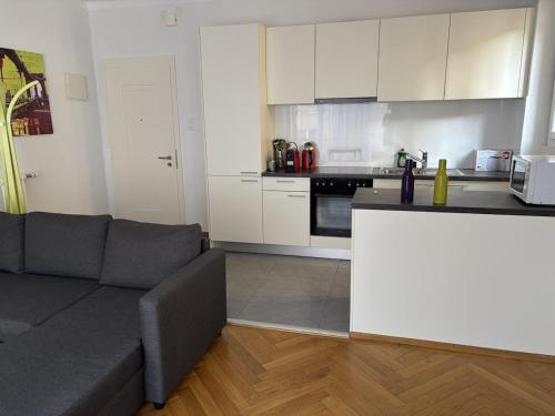 Nice little studio-City centre & train station