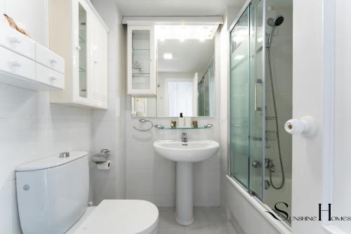 Seaview Retreat Apartment with Pool 2