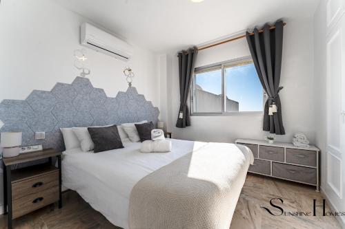 Seaview Retreat Apartment with Pool 2