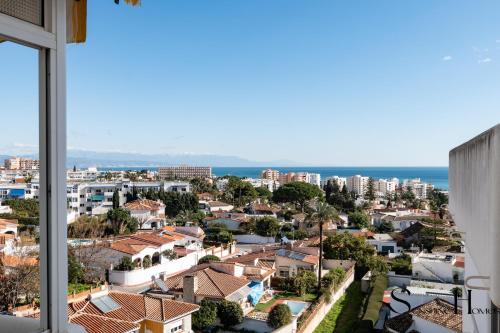 Seaview Retreat Apartment with Pool 2
