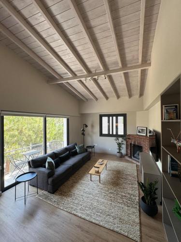 Loft 17 - fully renovated 2-bedroom loft in centre