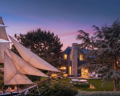 La villa M Vannes, villa les pieds dans l'eau sur le port, avec grand jacuzzi