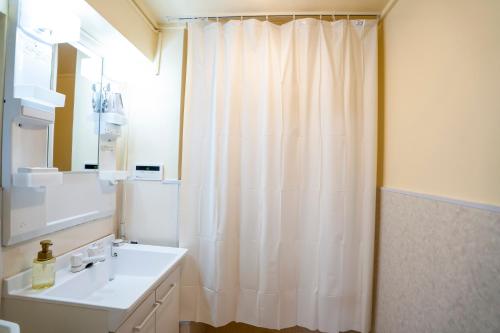 301Room 1 Stop from Ikebukuro Entire 33m on 3st Floor 2 Bedrooms for up to 6 Guests 3Minute Walk to Don Quijote