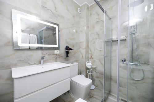 Ванна кімната в Summer Hotel