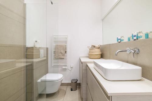 MY CASA - BONAPARTE 42 - 1 bedroom near Port and Place Garibaldi