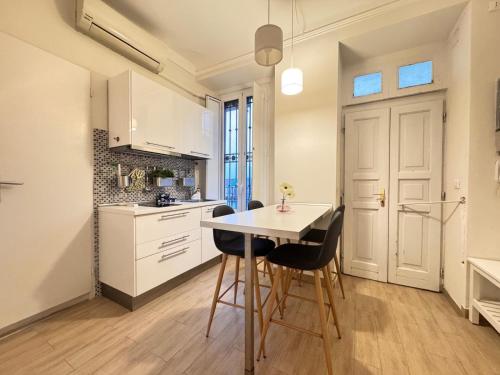 Milano Romantic Nest - Authentic Stay - Watt Road